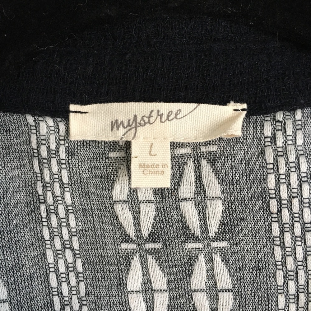 Button up shirt NWOT - Picture 4 of 6